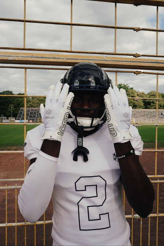 Essential Gloves | White