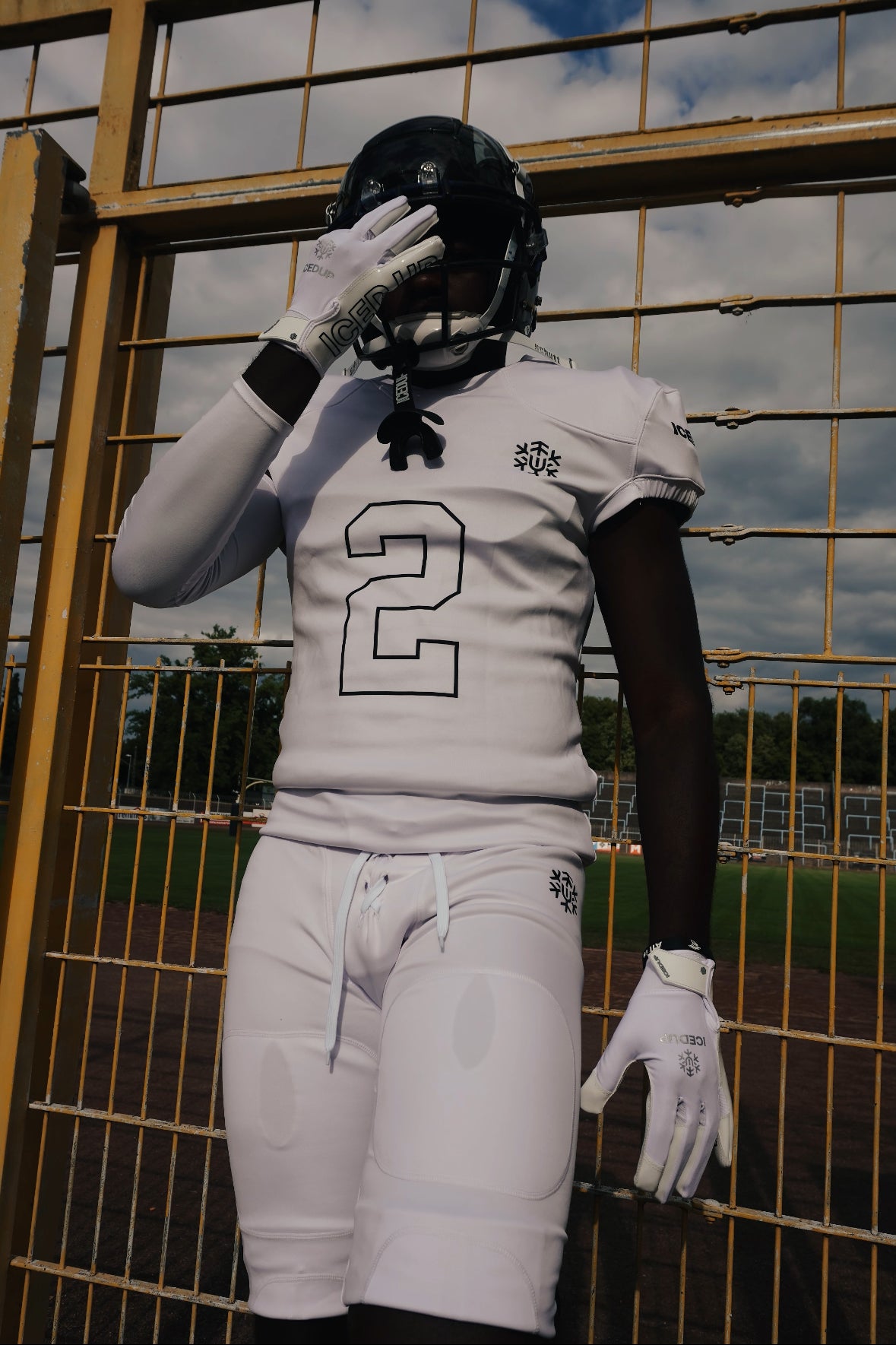 Essential Gloves | White