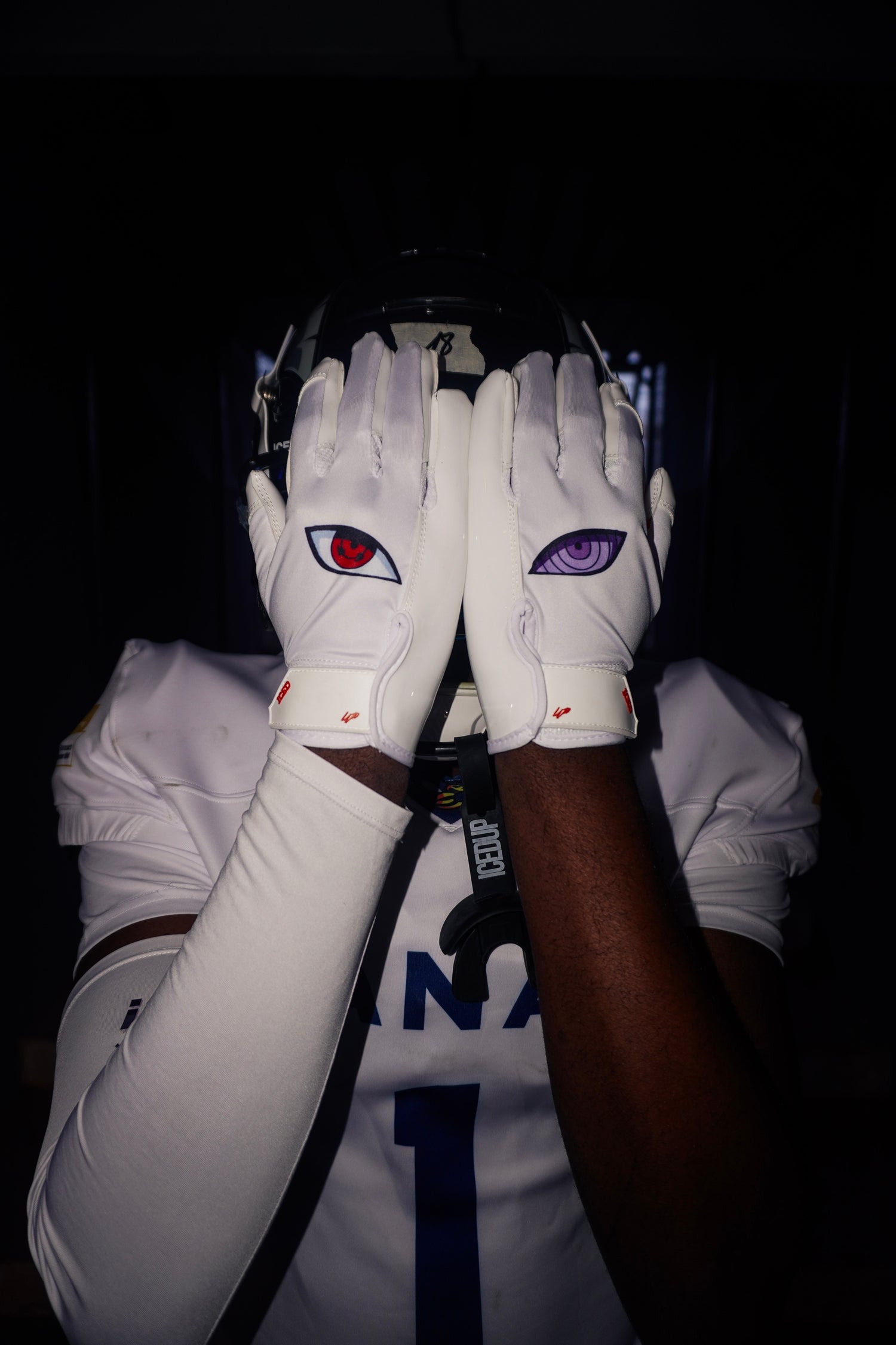 IU® Akatsuki Gloves | White