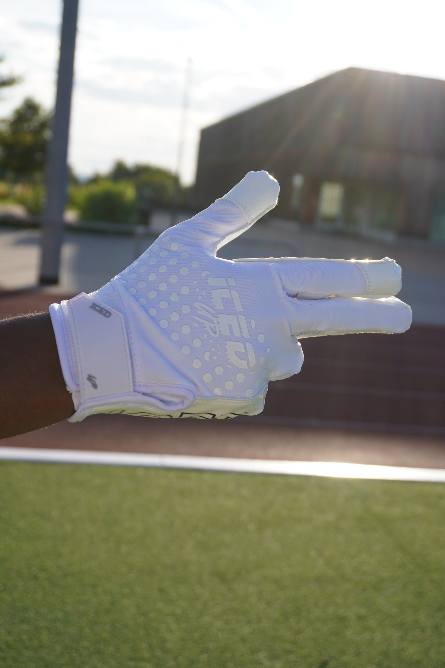 Essential Gloves | White